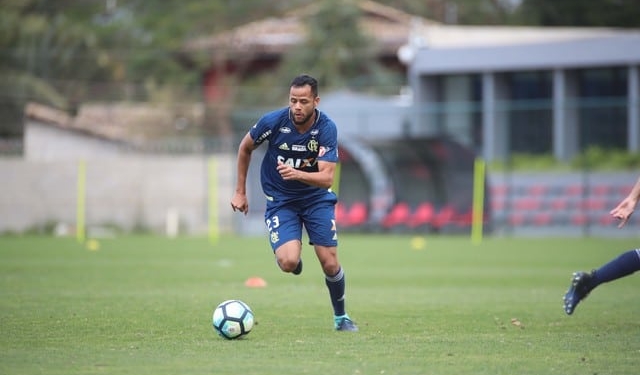 Titular contra o SP e fora contra o Flu, Geuvânio sofre para embalar no Fla