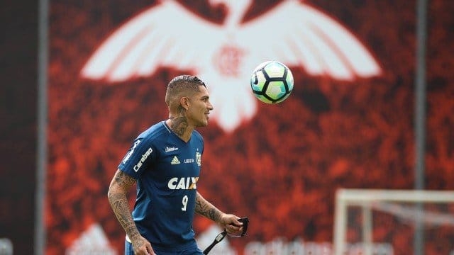 Flamengo retoma treinamento em dia decisivo para Guerrero