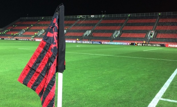 Duas derrotas e só 8 gols sofridos. Ilha é arma do Fla na reta final do BR