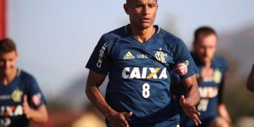 Peça indispensável com Zé e atual reserva, Márcio Araújo reencontra ex-técnico do Fla