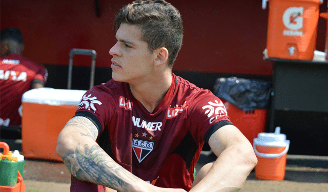 Titular no Atlético-GO, Ronaldo tem números melhores do que de todos os volantes do Fla em quesito