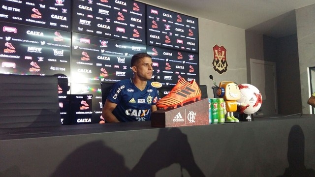 Cuéllar aponta dívida com a torcida e diz que jogadores se sentem frustrados