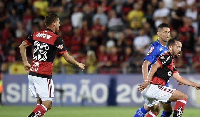 CRAQUE! Cuéllar é responsável por 18,3% desarmes do Fla
