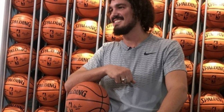 Varejão se diz 100% e confirma conversas com Fla, mas quer NBA