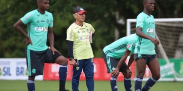 Flamengo joga para voltar à final continental após 16 anos