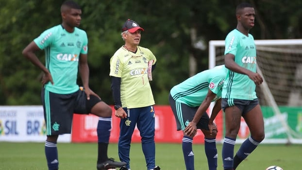 Flamengo joga para voltar à final continental após 16 anos