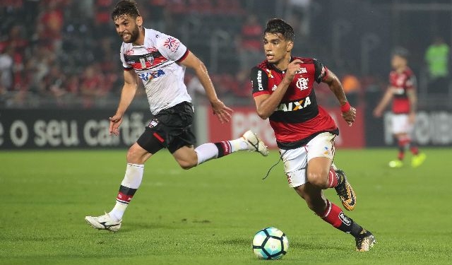 Paquetá revela que pediu teste no ataque e fala de vídeo contra o São Paulo: "Contagia"