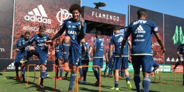 Rueda barra Arão e Pará em treino do Fla e testa Marcio Araújo e Rodinei