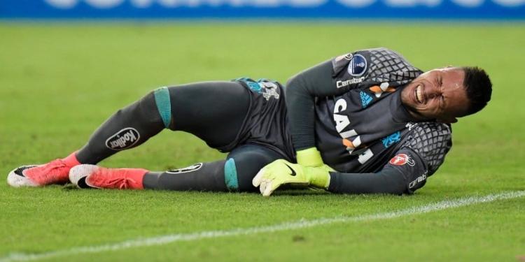 "Cometemos erros que comprometem", diz Diego Alves após derrota do Fla