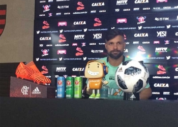 Diego diz que não há ruído entre elenco e Rueda