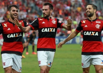 Flamengo derrota o Corinthians em jogo com discussão entre Rhodolfo e Vizeu