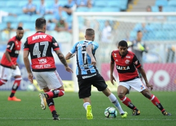 Falhas tiram vitória do Flamengo, que sofre virada na Arena do Grêmio