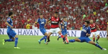 Pressão de um lado, paz do outro. Fla e Cruzeiro duelam 42 dias após final
