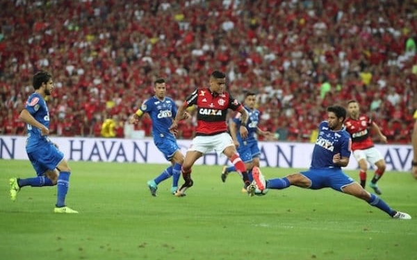 Pressão de um lado, paz do outro. Fla e Cruzeiro duelam 42 dias após final