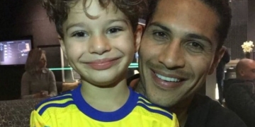 Na Suíça para julgamento por doping, Guerrero posta foto ao lado do filho