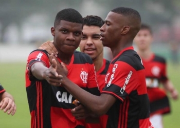 Sem Guerrero, Fla promove Lincoln e mais uma promessa para o time profissional