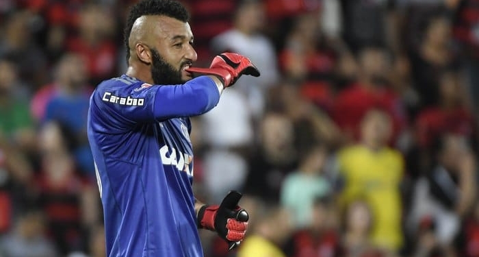 “Um goleiro que não se confia”: jornal colombiano faz análise do momento de Muralha no Fla