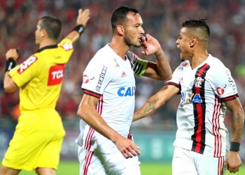 Réver perto, Everton ainda longe: Fla concentra esforços para recuperar dupla
