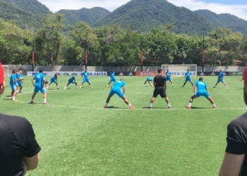 Aliados se irritam com Bandeira após treino do Sport no Ninho do Urubu