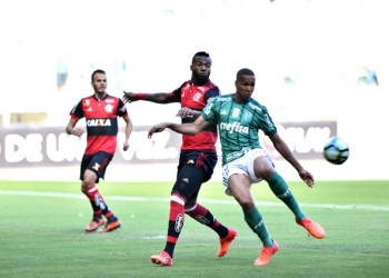 Falta de atenção, lançamentos... Por que o Flamengo perdeu por 2 a 0 para o Palmeiras