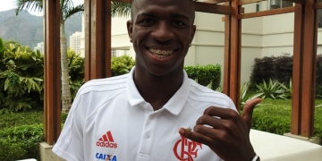 Fã de pipa e Adriano, Vinicius Jr já "habla" espanhol e espera "zap" de CR7