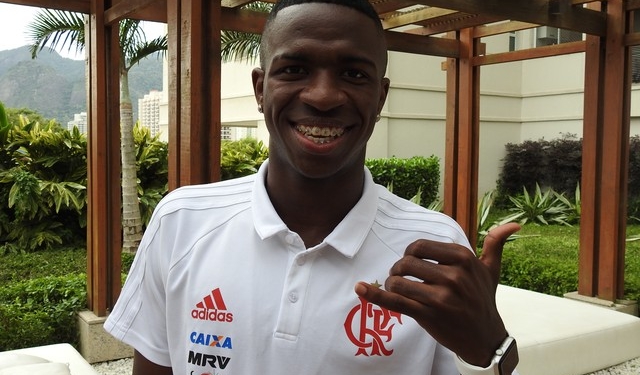 Fã de pipa e Adriano, Vinicius Jr já "habla" espanhol e espera "zap" de CR7