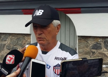 Treinador do Junior minimiza colombianos no Flamengo: "Sabemos como pensam"