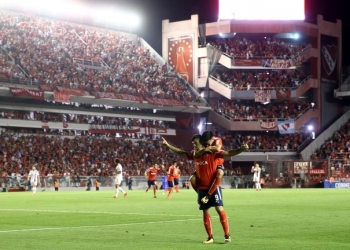 Flamengo deixa Buenos Aires na bronca com tratamento dado pelo rival