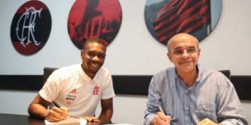Flamengo renova contrato com Juan