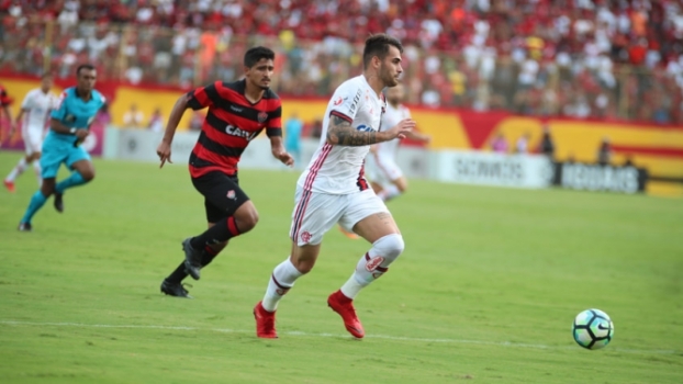 ATUAÇÕES: Diego joga bem e César é decisivo novamente para o Flamengo