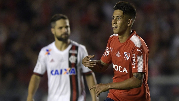 Independiente vira sobre o Flamengo e larga na frente na decisão