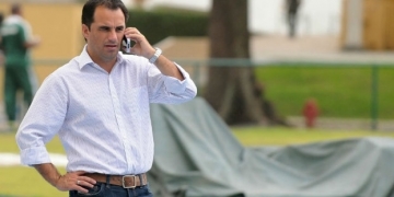 Caetano explica orçamento do Flamengo e define prioridade para reforços do elenco em 2018