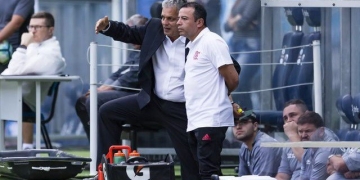 Preparador físico de Rueda não confirma saída e diz: 'Sou empregado do Flamengo'