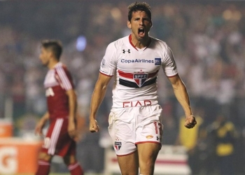 Flamengo monitora Jonathan Calleri para 2018