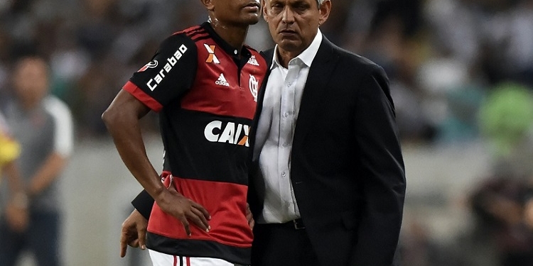 Chapecoense inicia negociação com o Flamengo para tentar contratar Márcio Araújo