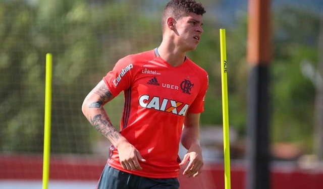 De volta ao Fla após empréstimo, Ronaldo quer espaço: ''Paquetá é exemplo''