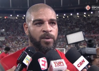 Adriano revela procura de alguns clubes e conversa com presidente do Flamengo