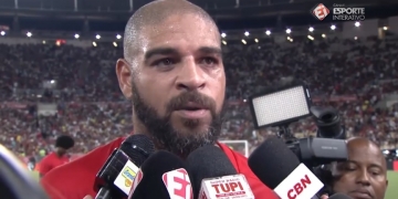 Adriano revela procura de alguns clubes e conversa com presidente do Flamengo
