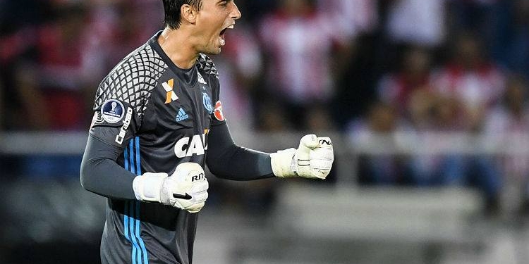César vê futuro indefinido no Flamengo e diz que Muralha "foi um guerreiro"