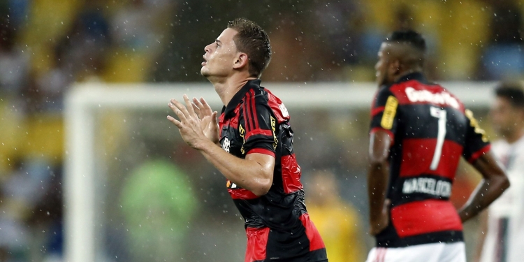 Empresário confirma retorno de Jonas ao Flamengo para 2018