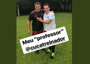 Joel diz que Cuca deveria evitar camisa do Fla, mesmo em pelada: "Não pega bem"