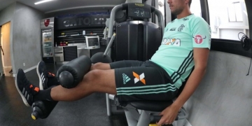 Em recuperação, Diego Alves tem programação de exercícios nas férias