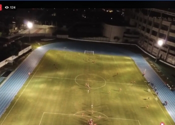 'Sorria, você está sendo filmado': torcida do Fla grava treino do Independiente com drone