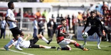 Com preocupações distintas, Vitória e Fla duelam em Salvador