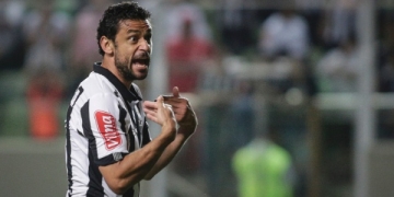 Em enquete, torcida do Fla se divide por contratação de Fred