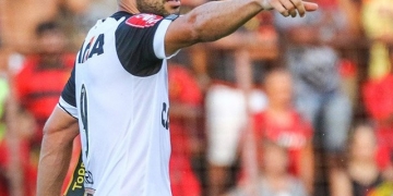 Fla aguarda definição de recurso de Guerrero, mas avança forte por Fred