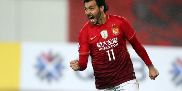 Goulart comunica chineses e confirma desejo de voltar ao Brasil; Flamengo tem interesse