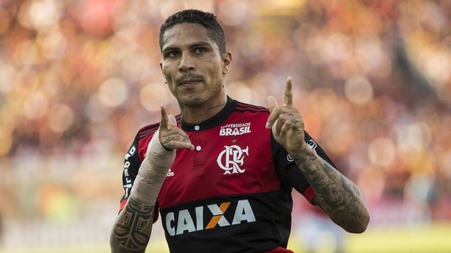 Jornal diz que Fla tem 'plano' por Guerrero, mas já analisa peças no mercado