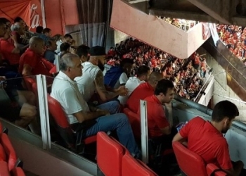 Fla vive drama em decisão com bloqueio policial e jogadores expostos