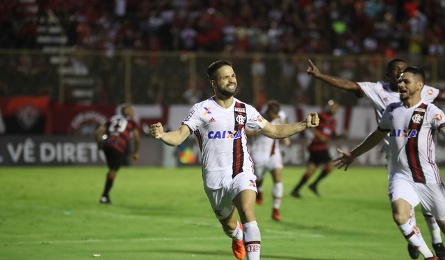 Rueda destaca entrega do líder Diego: "No intervalo, disse que ia até a morte"